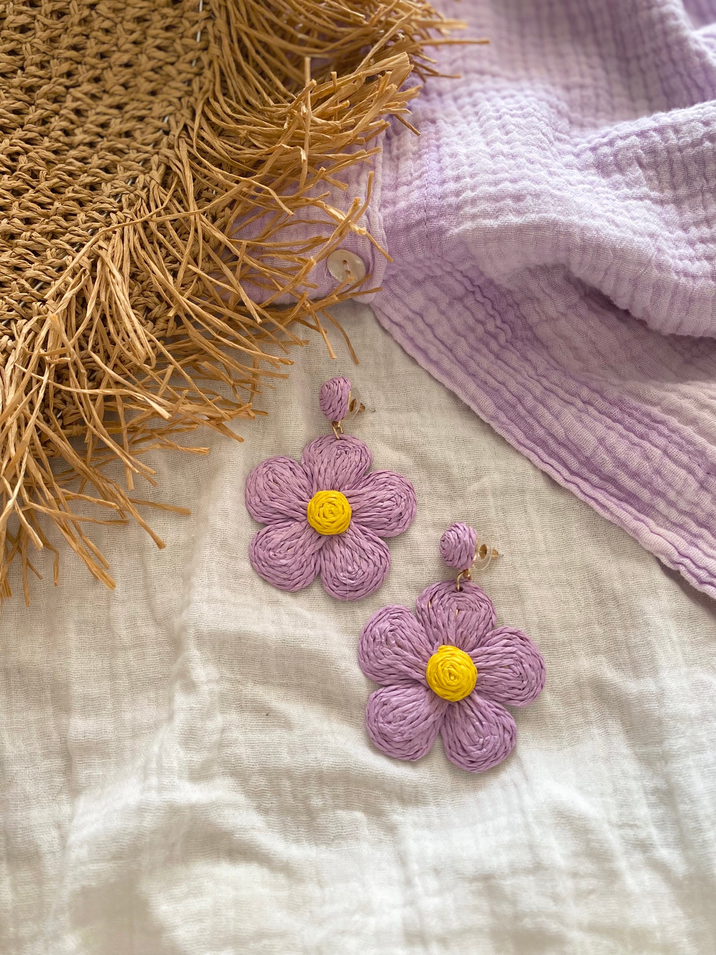 Boucles d’oreilles marguerites mauve